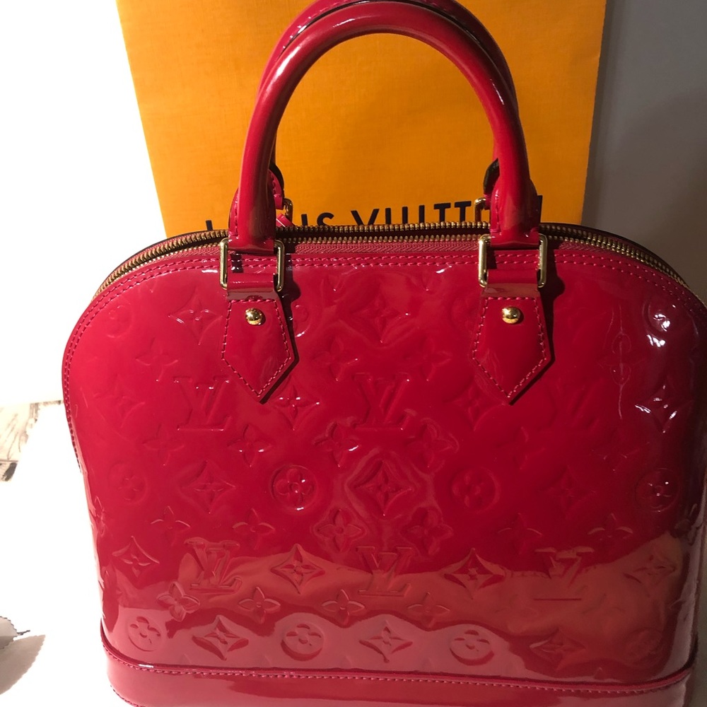 Louis Vuitton Alma PM in Vernis leather Rose Indien Patent leather